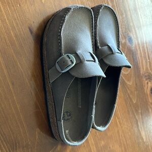 Birkenstock Buckley Grey/Taupe women’s Size 39/8-8.5.  Brand new- without box.
